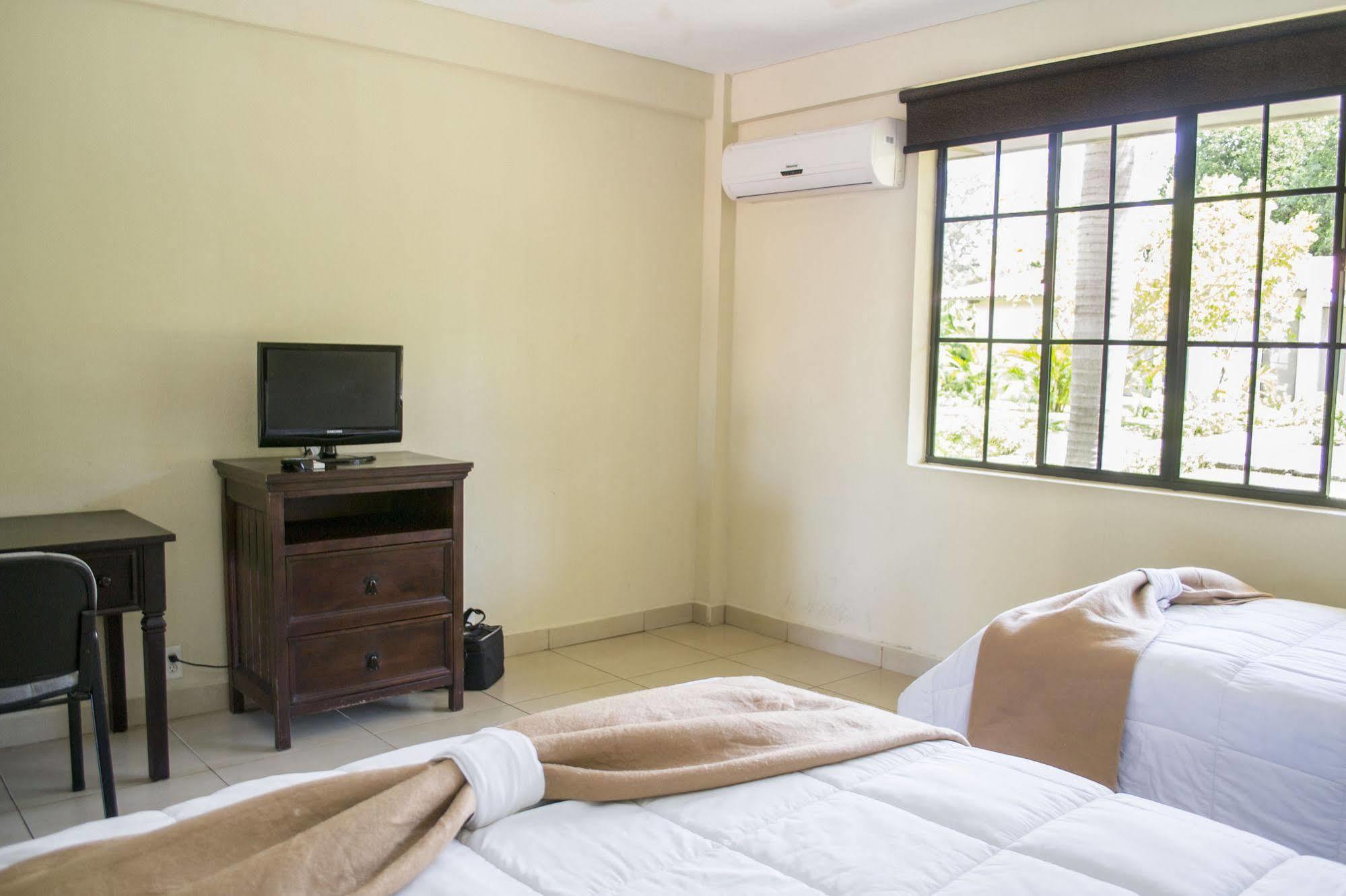 Farallones Hotel Chinandega Dış mekan fotoğraf