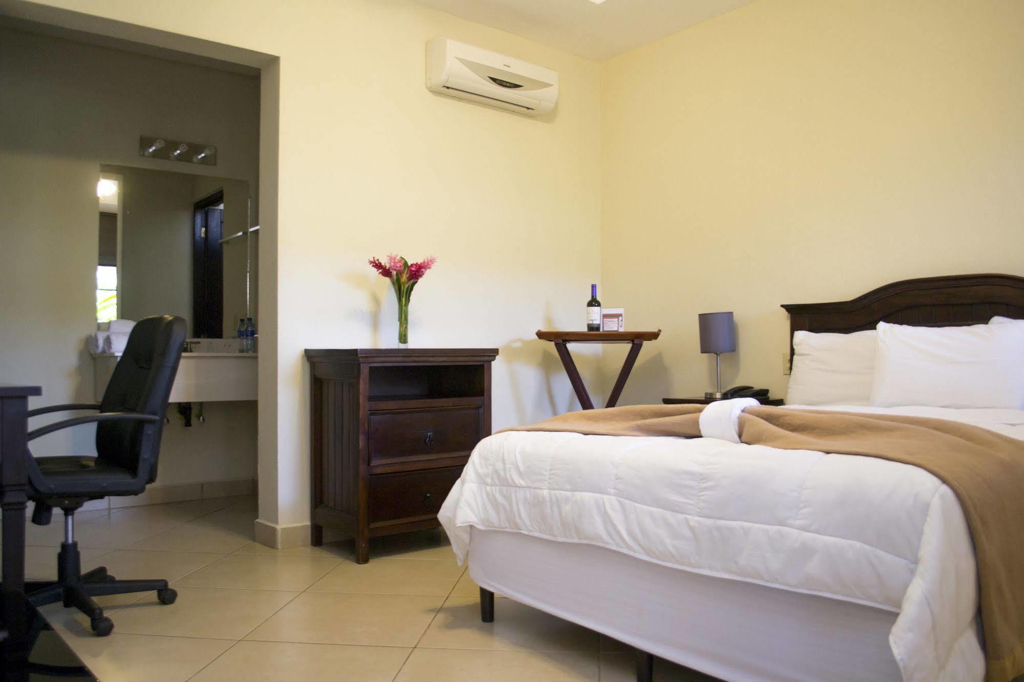 Farallones Hotel Chinandega Dış mekan fotoğraf